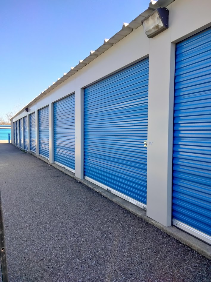 Drive up acessible blue units in Zanesville, Ohio